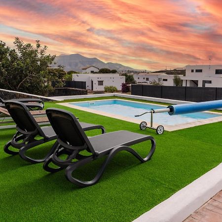 Villa Volcan2 Rural Private Pool La Oliva By Holidays Home Dış mekan fotoğraf